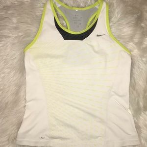 Women’s Nike tank top. SzM